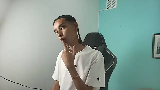 Drake_cum23 Шоу с уебкамера