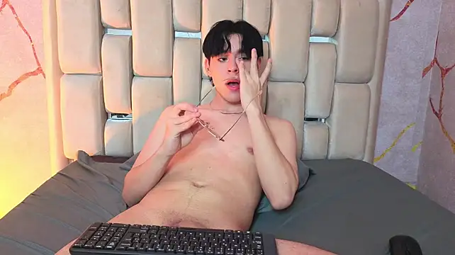 Chat XXX en directo de Tom_Parker_
