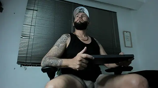 Bigsmalle's Live XXX Chat
