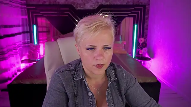 CrystalViben Live XXX chat