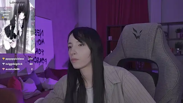 XXX chat uživo modela SeraphineSparda