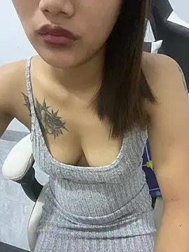 -Nuna- Adlı Modelin Canlı XXX Sohbeti