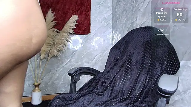 thepeach_ Chat XXX in diretta