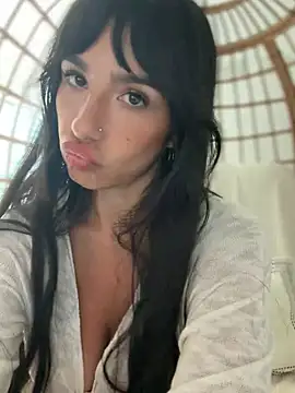 LoveLillyy XXX чат на живо