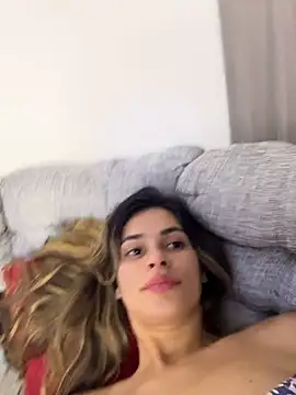 Chatroom XXX en direct de cuteluci_