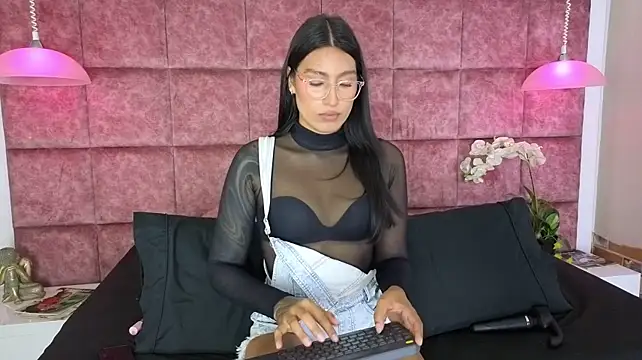 Taly_Fox's Live XXX Chat