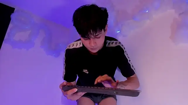แชท XXX สดของ Aleaurarashii