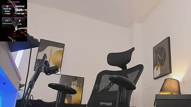 Živý XXX chat Thom_Ohtani