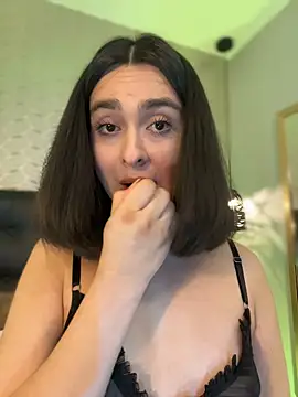 MiahWindsor live XXX chat