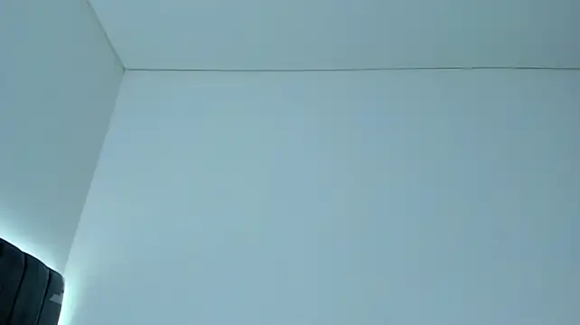 im_sarah34's Live XXX Chat