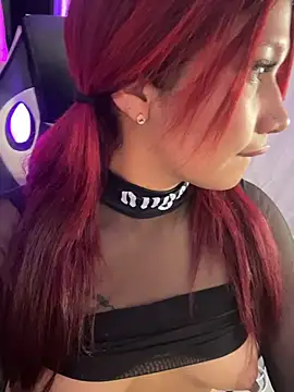 Chat XXX en directo de Cherry_Charlottee