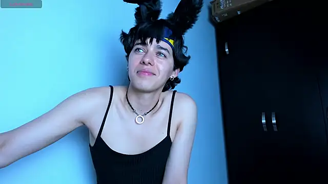 Fox-white Live XXX-Chat