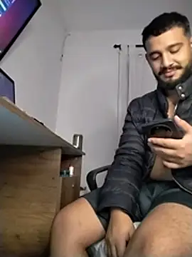 BadboyX333 现场XXX聊天