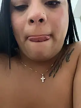 Chatroom XXX en direct de KeylaGomez_