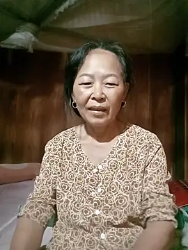 topless-play 网络视讯表演