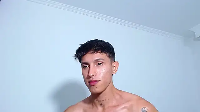 Chat +18 de rowanbig ao vivo