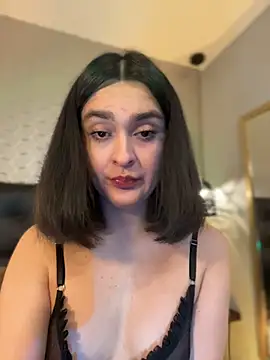 MiahWindsor XXX чат на живо
