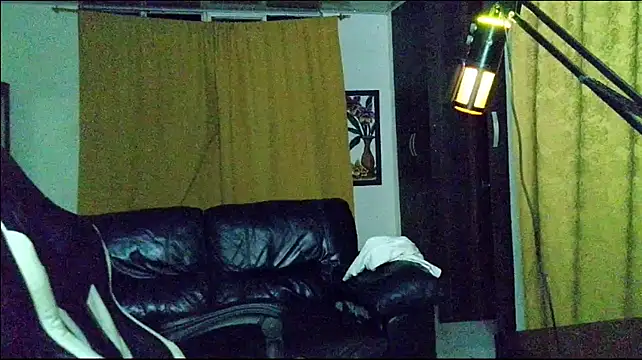 aronmiller404 现场XXX聊天