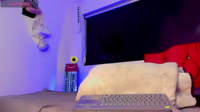 naomy__xx 라이브 XXX 채팅