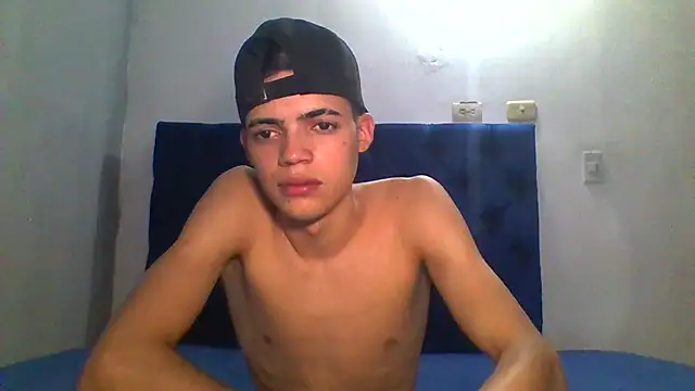 Latinos_2001 Live XXX Chat