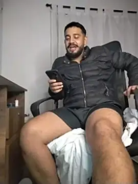 BadboyX333 élő XXX-chatje