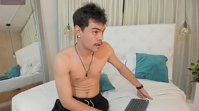 Lycan____ Chat XXX live