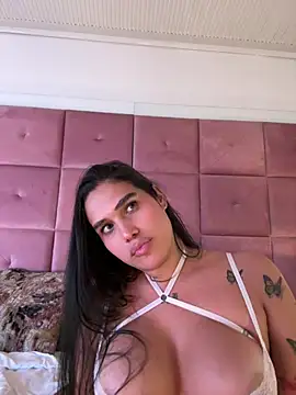 XXX chat uživo modela Belle_Noir