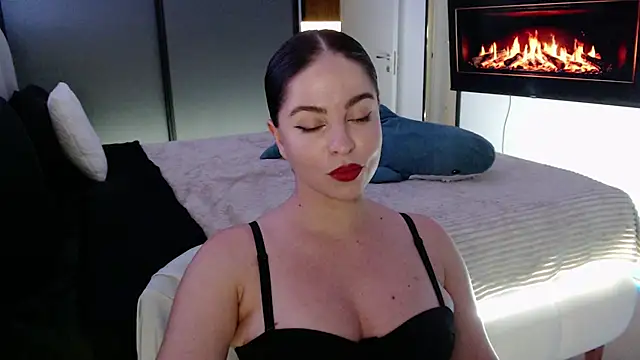 RachelCamp Adlı Modelin Canlı XXX Sohbeti
