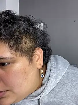 Chat +18 de Hailey_Curvy ao vivo
