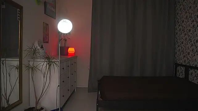 Chat +18 de PixieMeow_ ao vivo