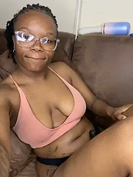 Chat XXX en directo de YummyMelanin117