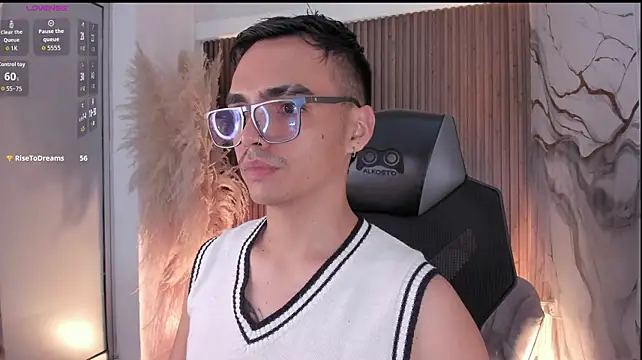 Chat +18 de NicoKingg1_ ao vivo