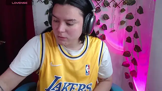 Nika_1_ – Naživo XXX chat