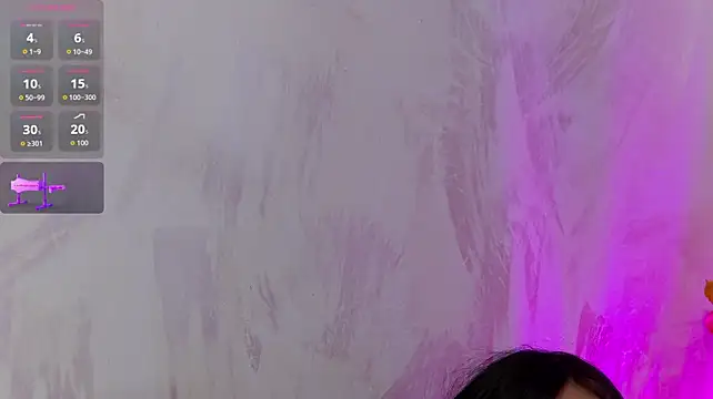 MiaLxr XXX чат на живо