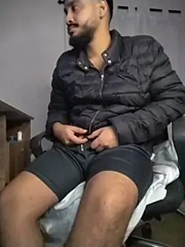 BadboyX333 XXX чат на живо