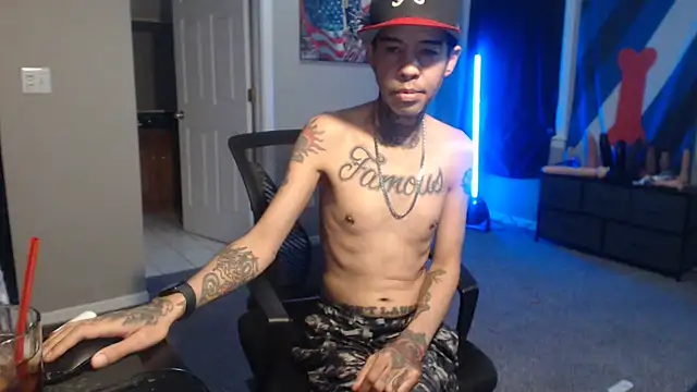 Michigan9000's Live XXX Chat