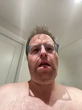 DadBody_NYC: διαδικτυακό σόου στην κάμερα