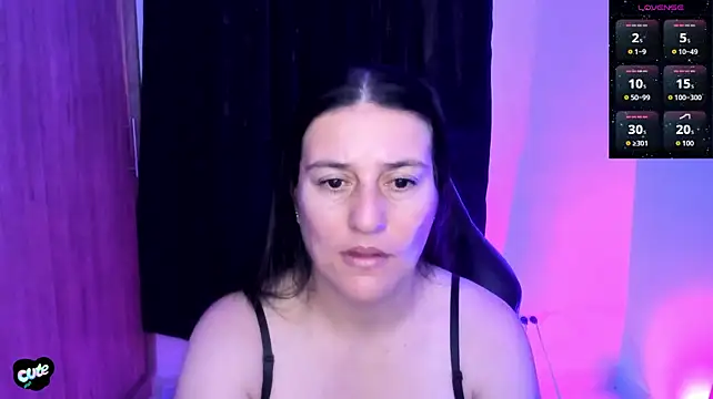 Saskyaa Live XXX-Chat