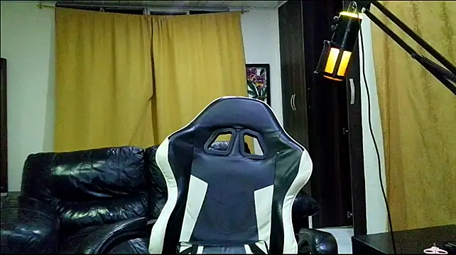 Chat XXX Live aronmiller404