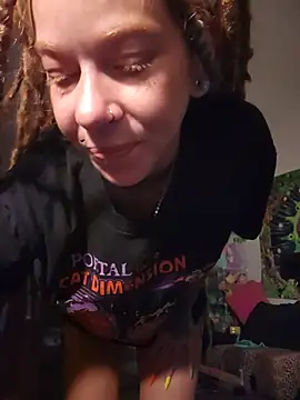 LucidLucy XXX чат на живо