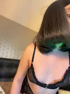 MiahWindsor live XXX chat