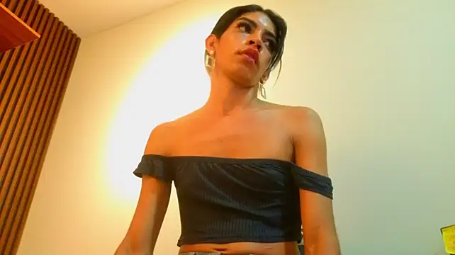 Chat +18 de Alahia_Rodriguez ao vivo