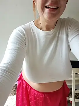 KiraXTender Live XXX-chat