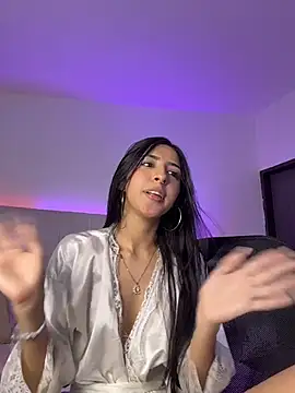 Czat XXX na żywo – Mirandaa_Rogers