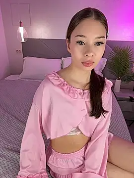 JulietCherry Adlı Modelin Canlı XXX Sohbeti