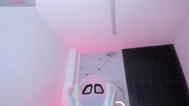 Chloemuaak's Live XXX Chat