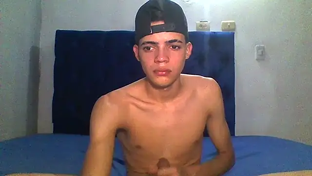Latinos_2001 Live XXX-Chat