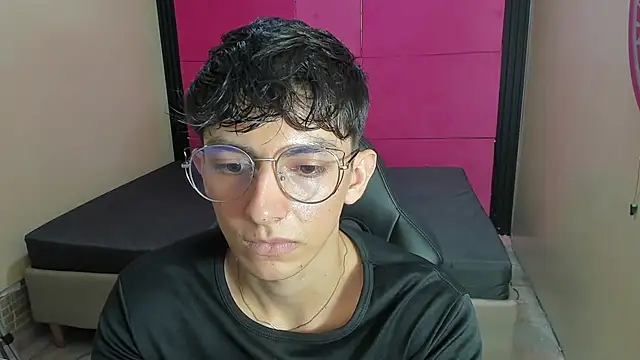 แชท XXX สดของ ElanGiraldo