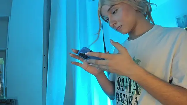 BellaRoge live XXX chat