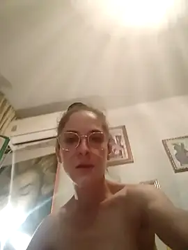 Maartiitaa27's Live XXX Chat